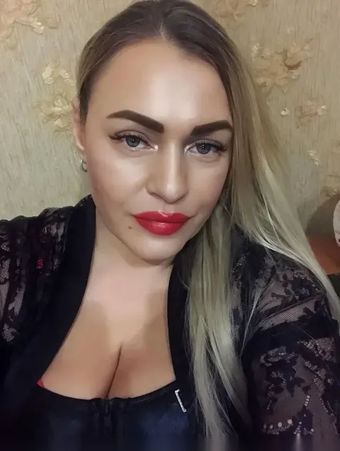 Ангелина — массаж лингама Новосибирска